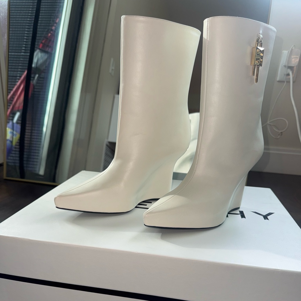 Givenchy White Heeled Boots